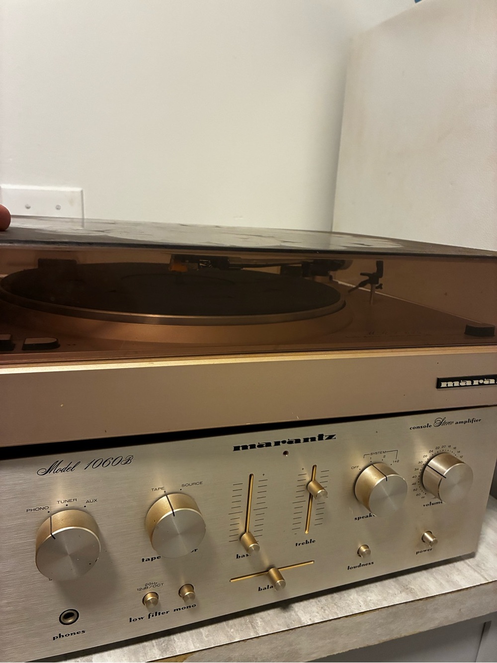 Vintage Turntable with RCA Cables - Gold Tone